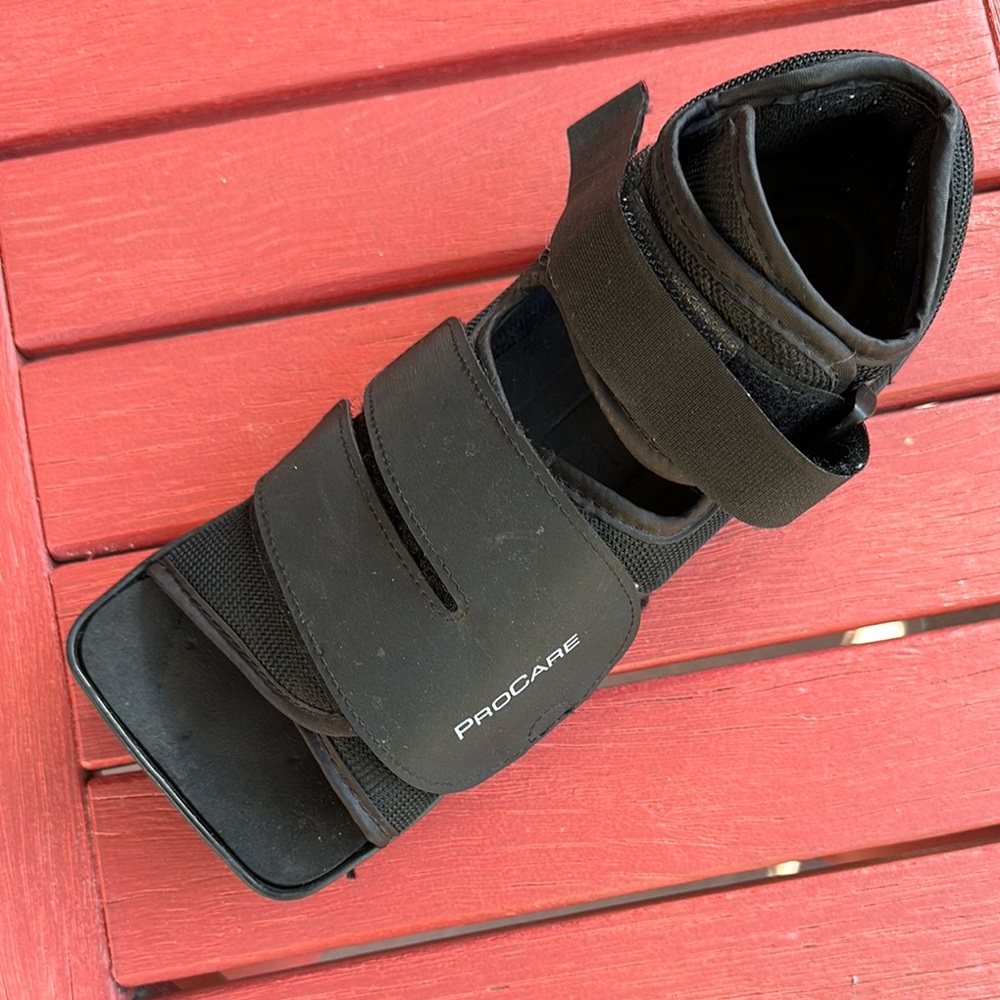 ProCare Black Medical Boot